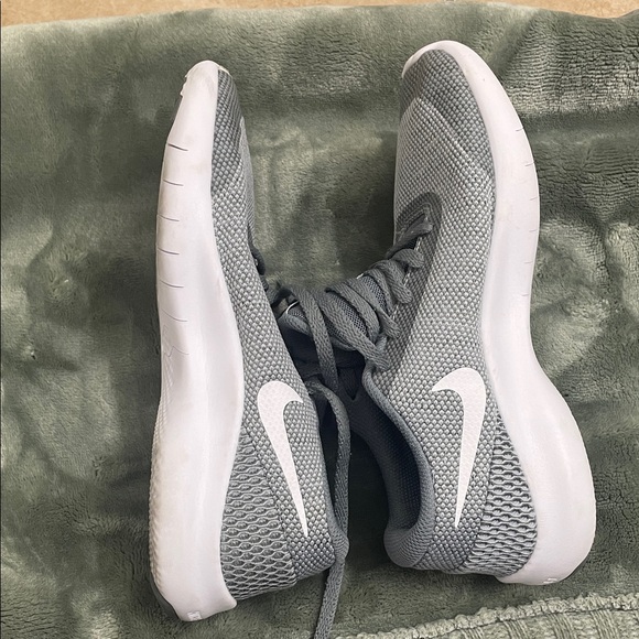 Nike Charcoal and White Running Shoes - Picture 4 of 12